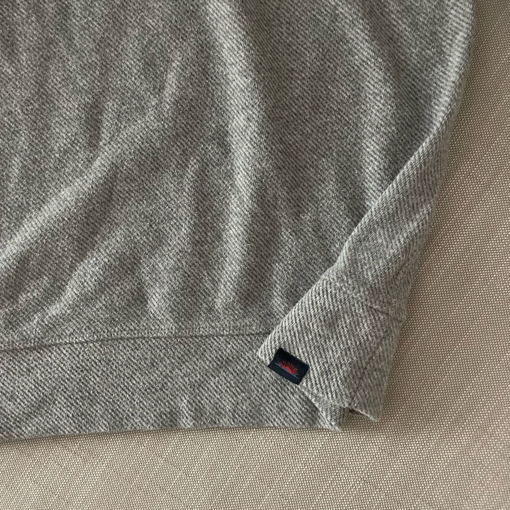 Faherty Legends Sweater • Long Sleeve Shirt • XS Heather Grey Gray - Picture 5 of 9